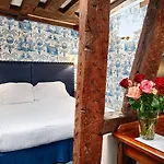 Szálloda Relais Du Vieux 4*