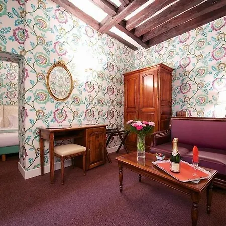 Отель Relais Du Vieux 4*