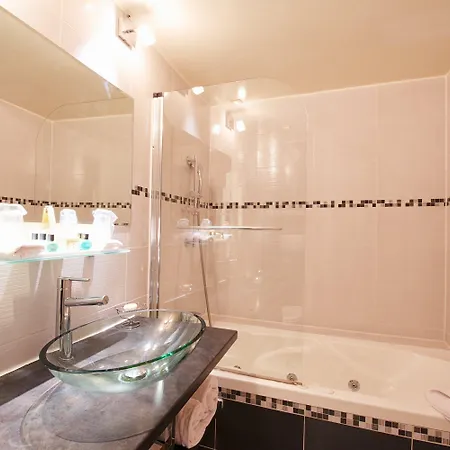 Relais Du Vieux 4*