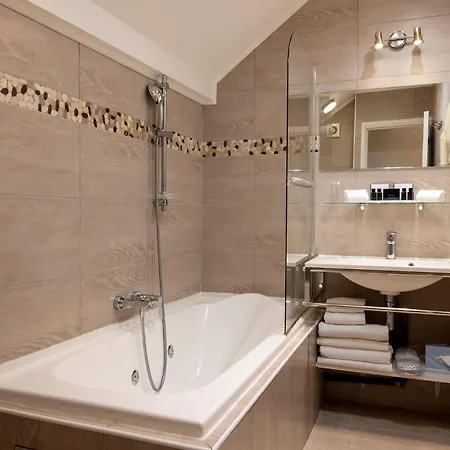 Relais Du Vieux מלון 4*