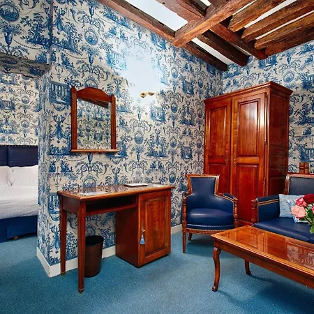 מלון Relais Du Vieux 4*
