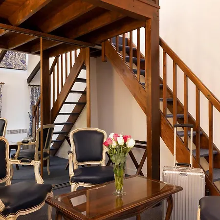 מלון Relais Du Vieux 4*