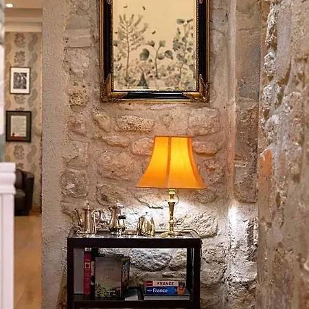 Relais Du Vieux Hotel 4*