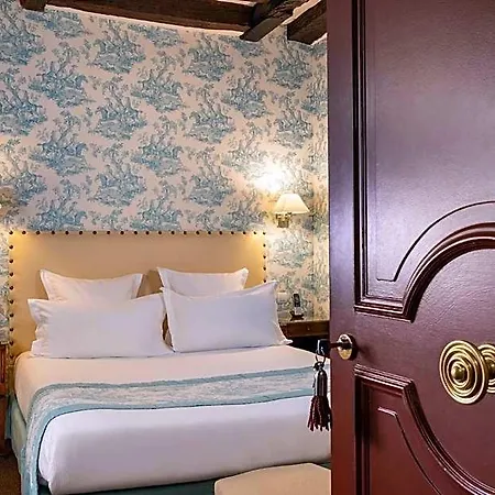 Relais Du Vieux Hotel 4*