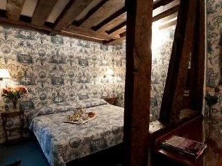 Relais Du Vieux 4*