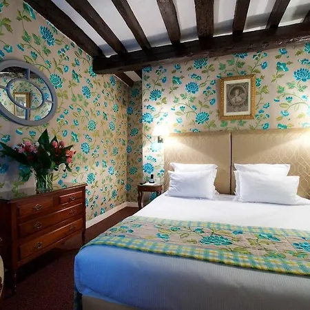 Relais Du Vieux 4*